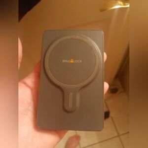 MAG-LOCK™ MagSafe® Powerbank - 9000mAh (+48 hrs)